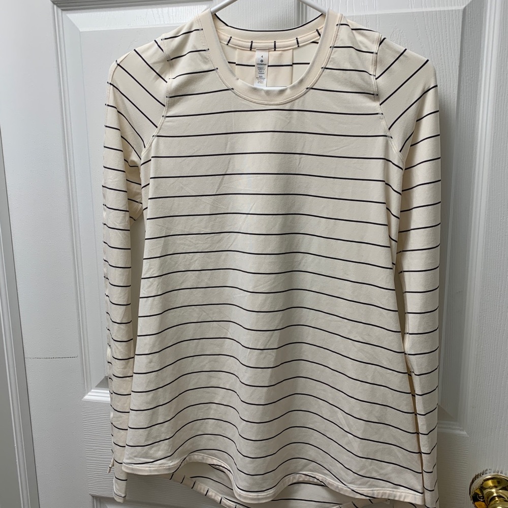 NWT Lululemon Tuck and Flow Long Sleeve sz 4